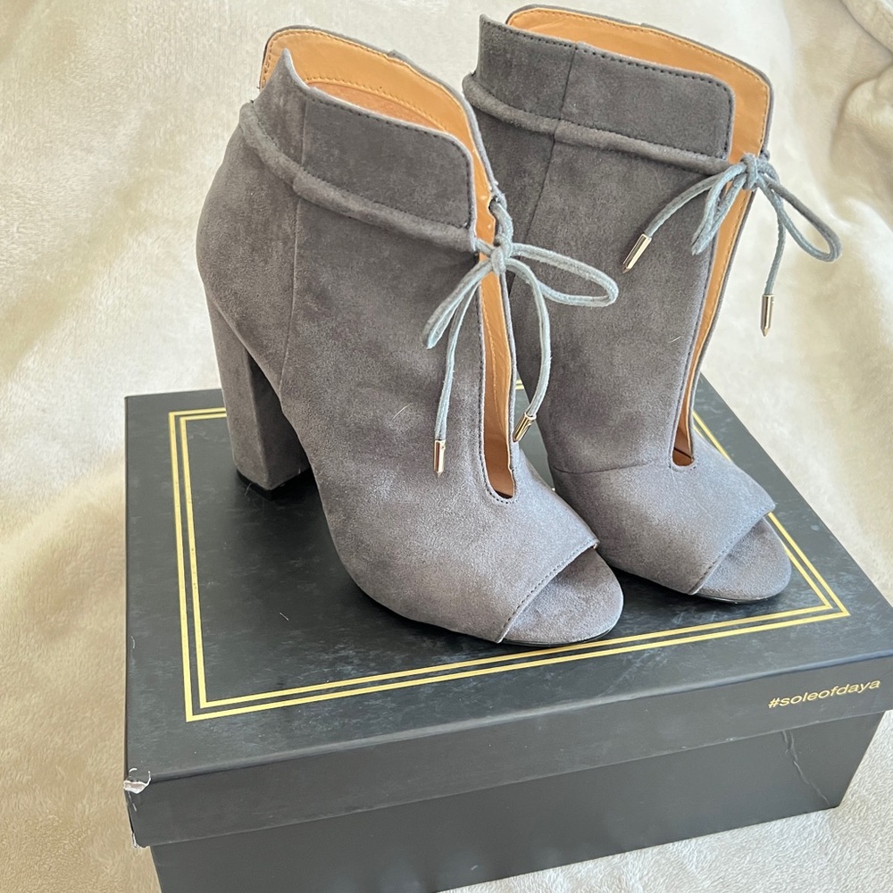 Daya by Zendaya Gray Peep-Toe Ankle Boots